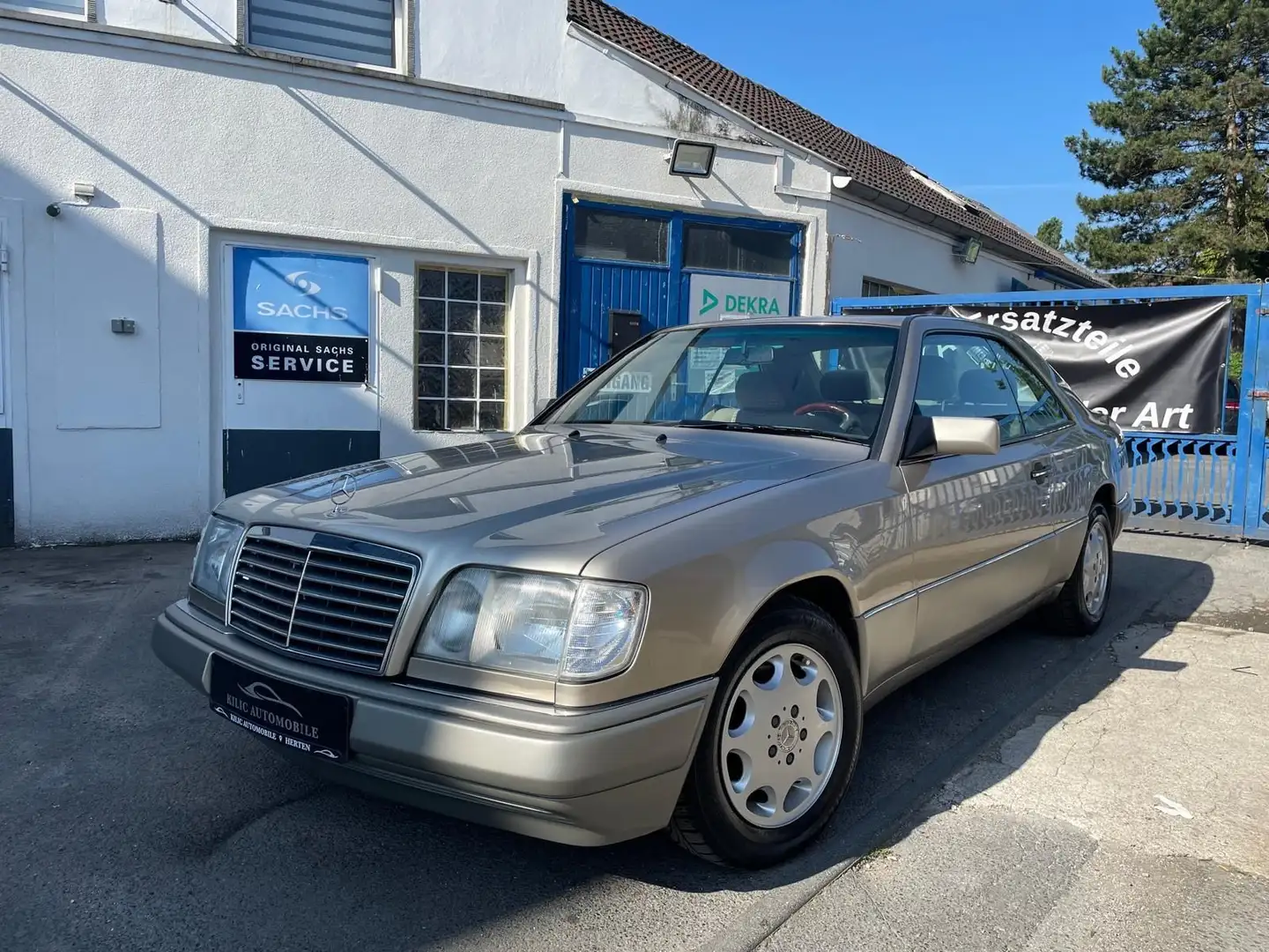 Mercedes-Benz E 320 H-Kennzeichen*3.Hand*Klima*Top Zustand Silber - 1