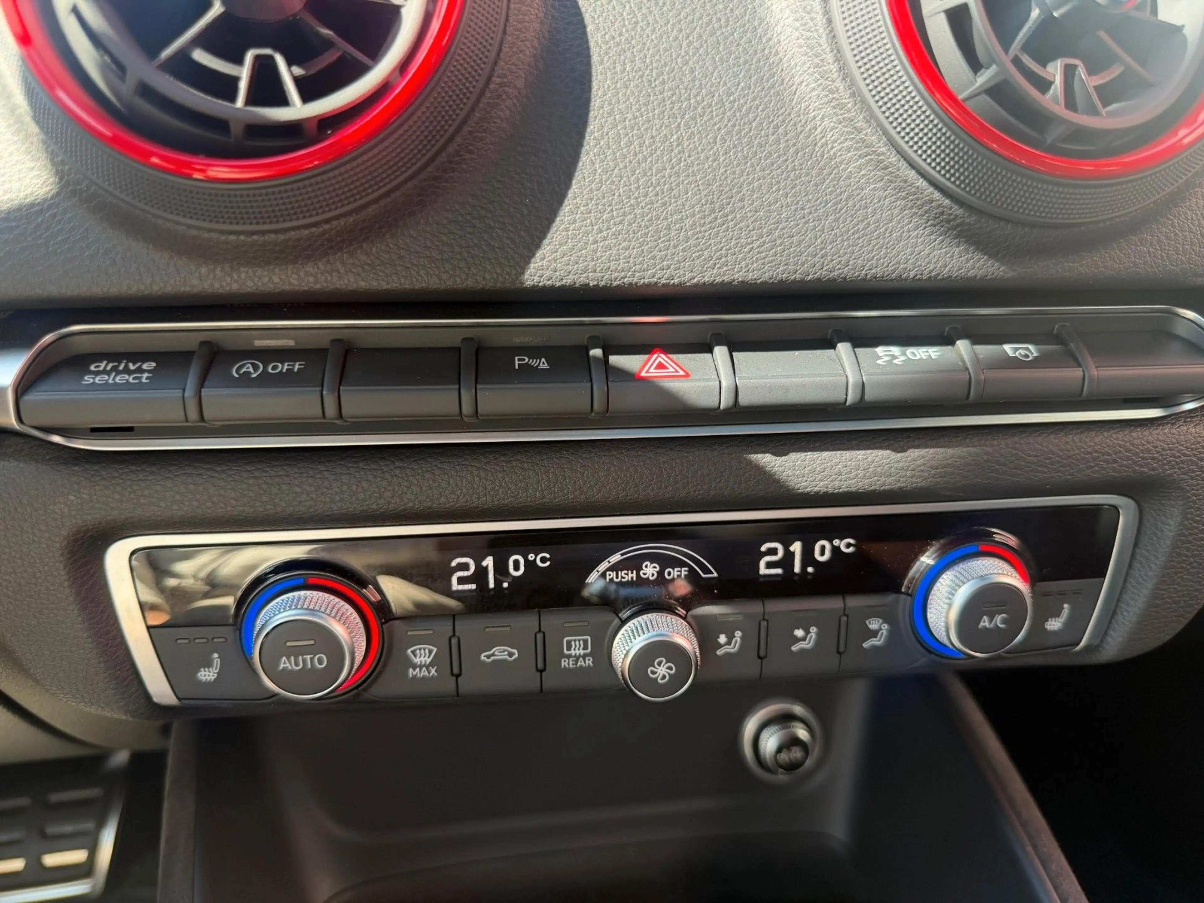 Audi RS3 RS 3 Lim. 2.5 TFSI quattro*1.HAND*VIRTUAL*PANO* — photo 12