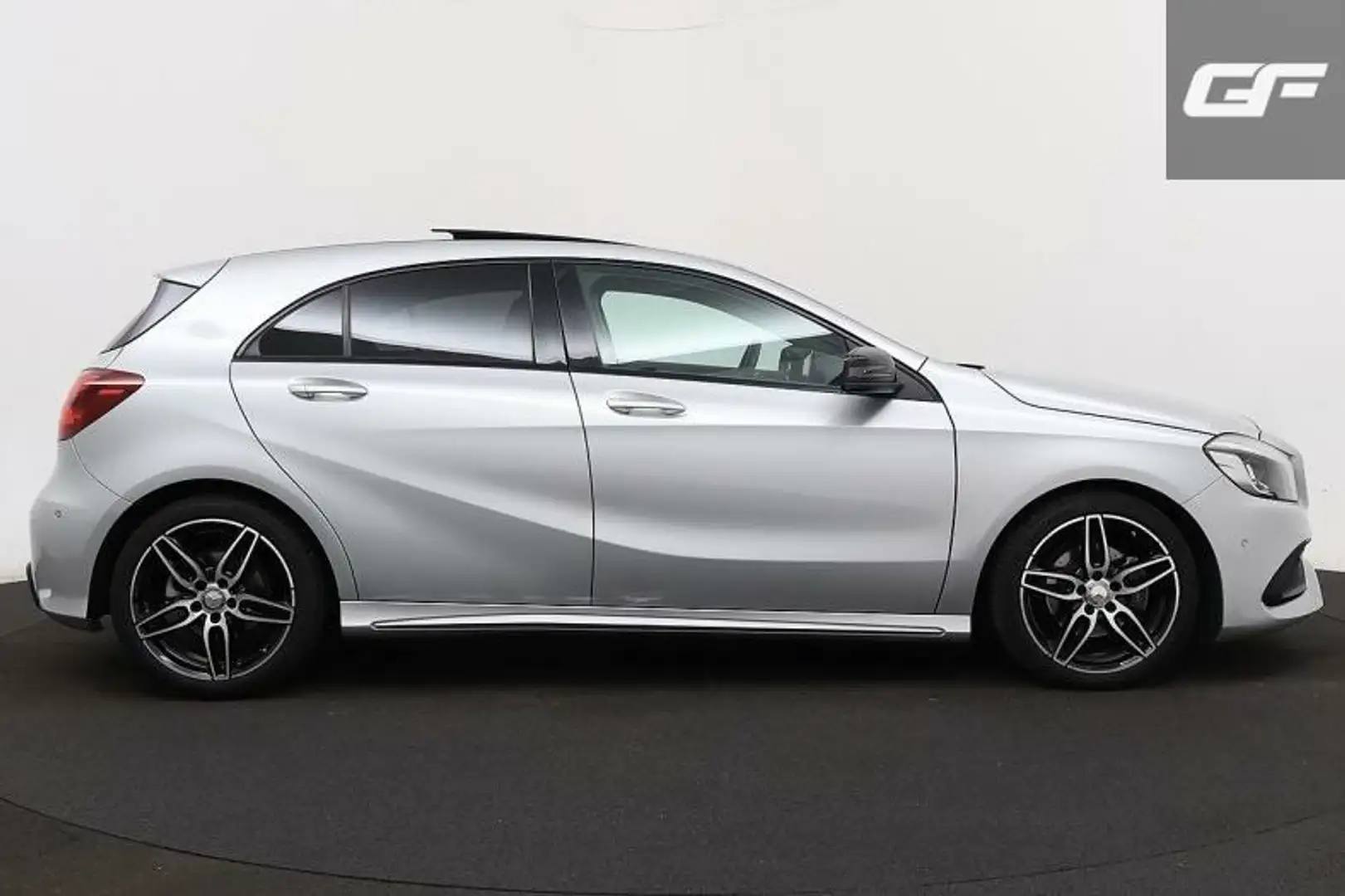 Mercedes-Benz A 200 AMG Night Pakket Pano Cruise Navi NAP Gris - 2