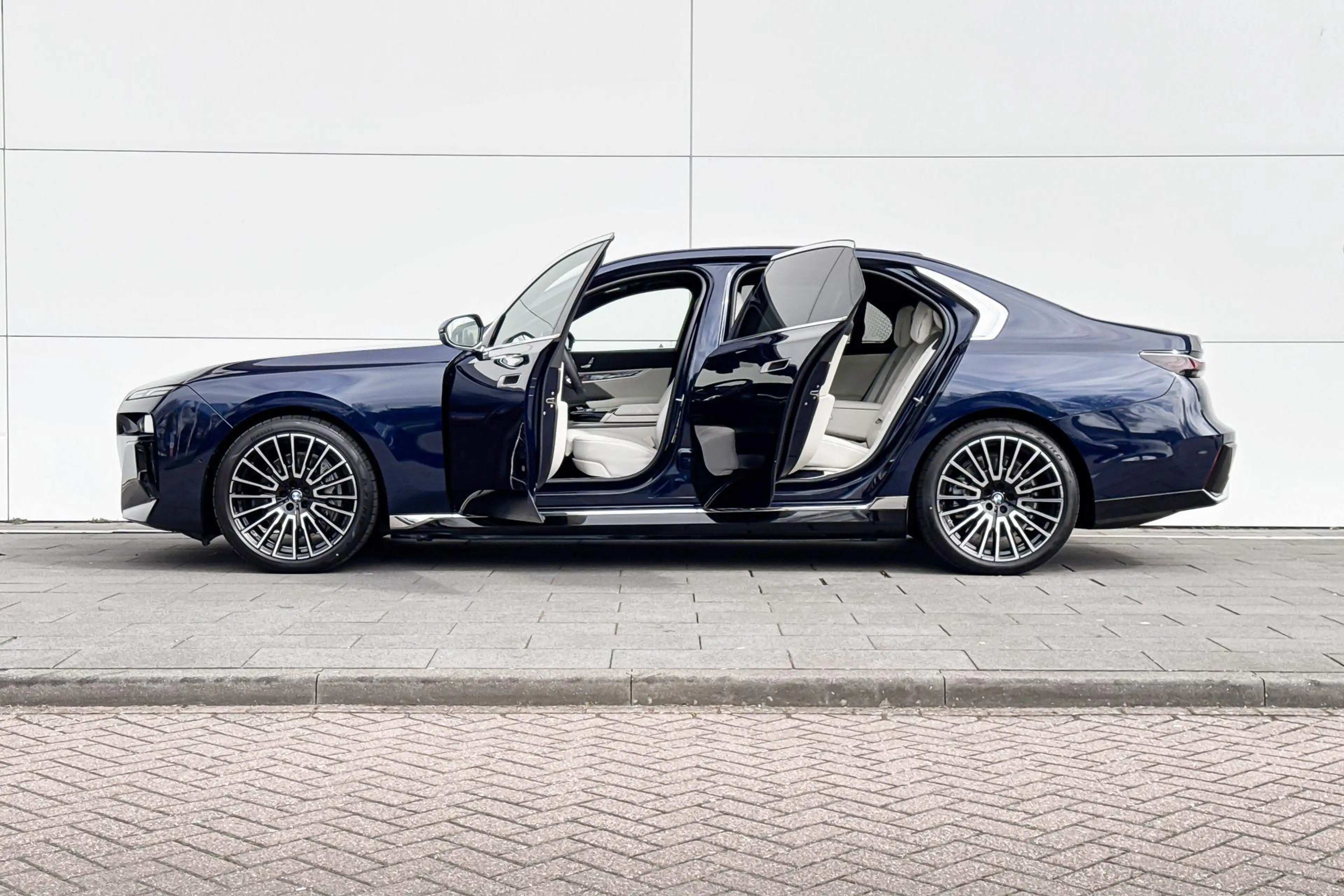 BMW i7 eDrive50 106 kWh M Sportpakket | Bowers & Wilkins — photo 3