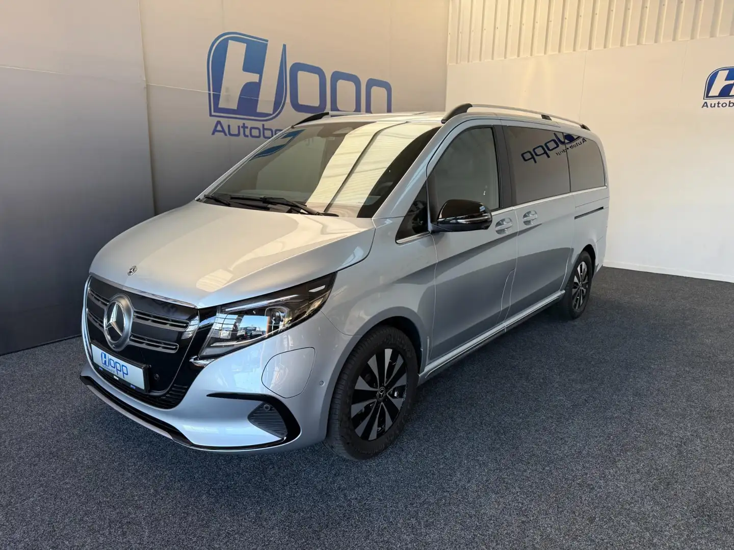 Mercedes-Benz EQV 300 L2 - 8-pers AMG Facelift - Inter. & Exterieur pakk Argent - 1