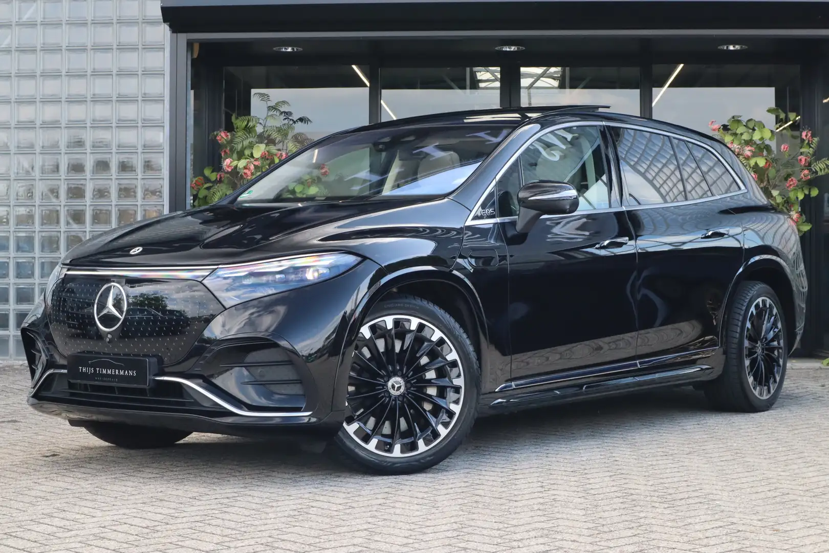 Mercedes-Benz EQS SUV 450 4MATIC | AMG-Line, Massage, Achterasbesturing, Schwarz - 1
