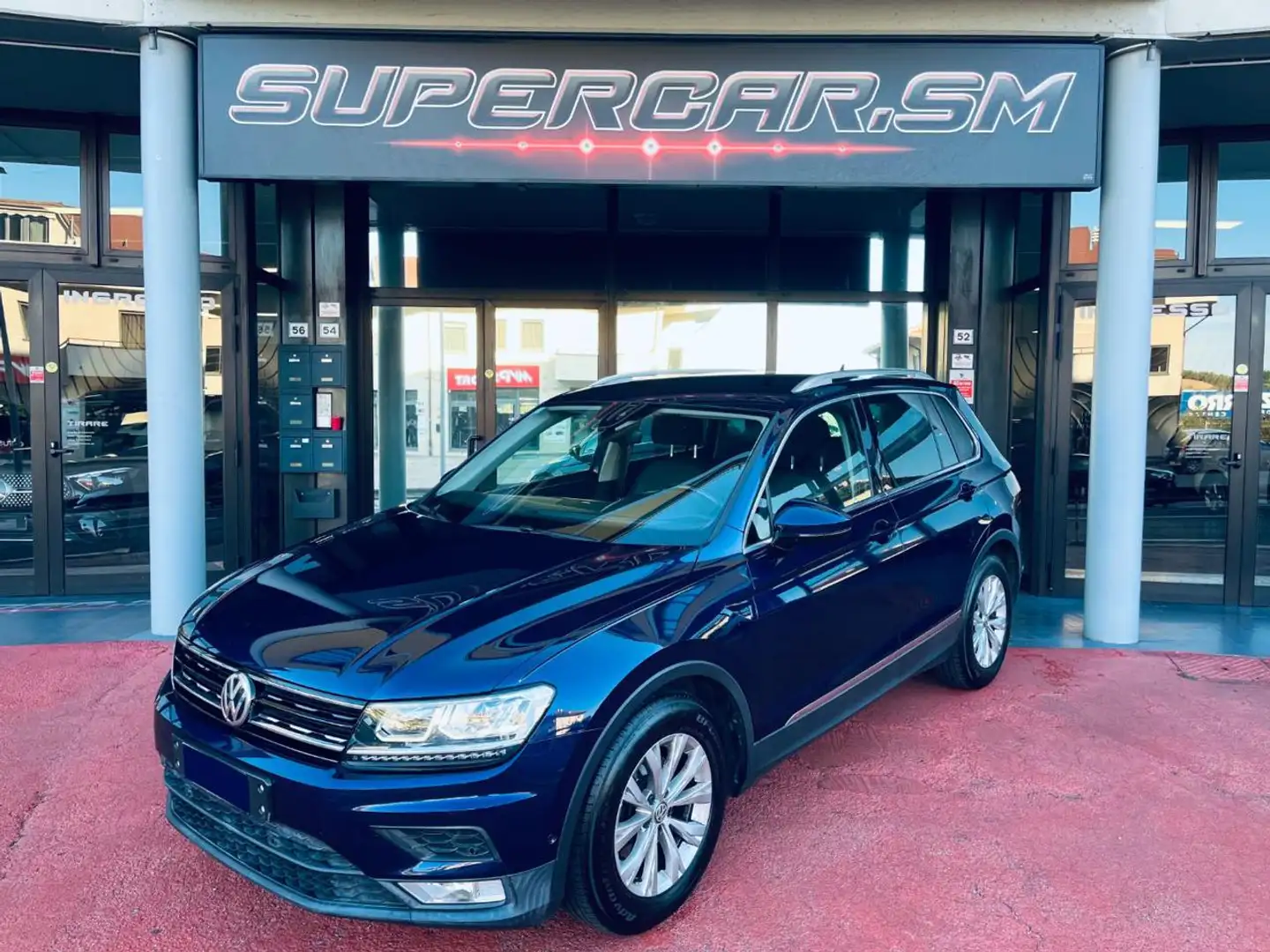Volkswagen Tiguan 1.6 TDI SCR Business BlueMotion Technology Bleu - 1
