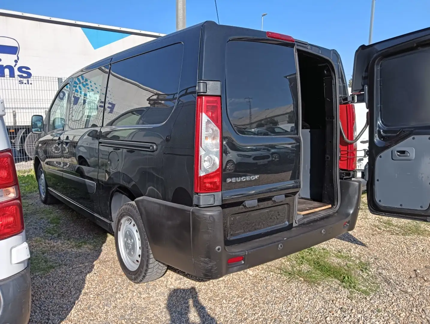 Peugeot Expert Combi Mixto 2.0HDI L2 5/6pl. 125 Negro - 2
