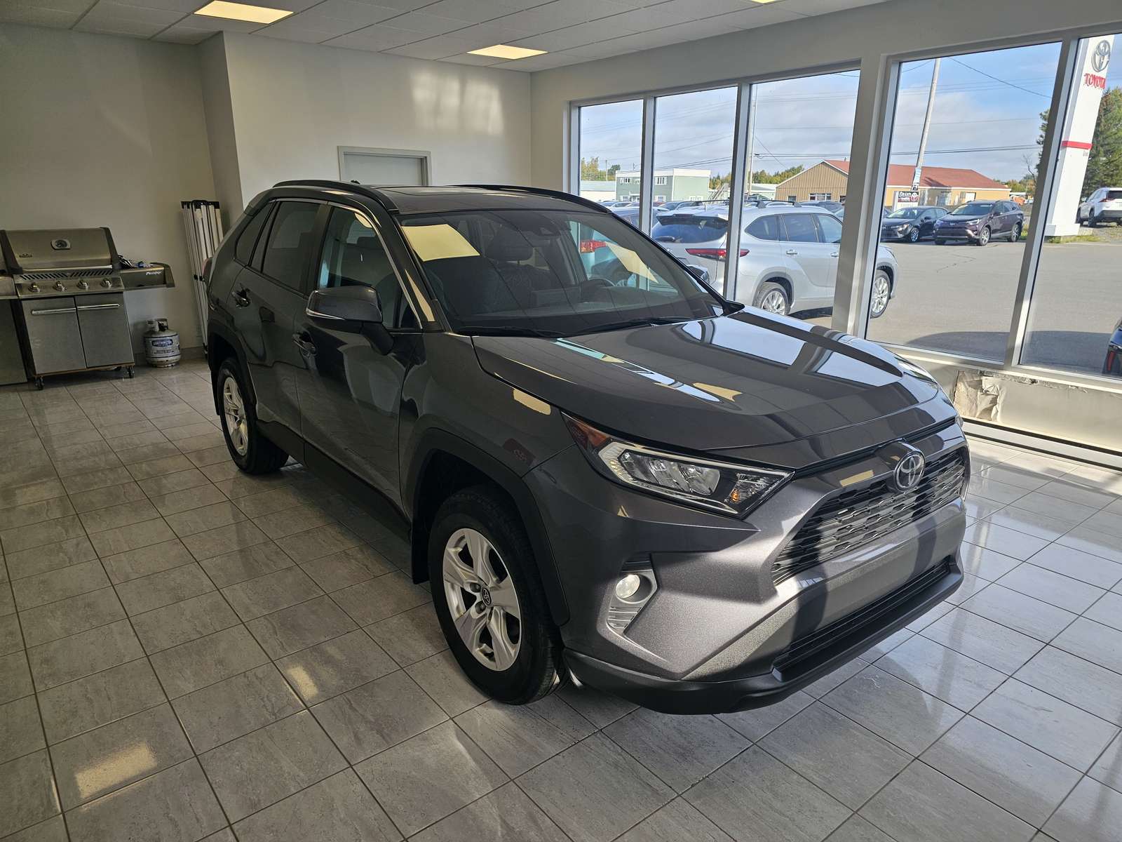 2021 Toyota RAV4 XLE AWD — снимка 1
