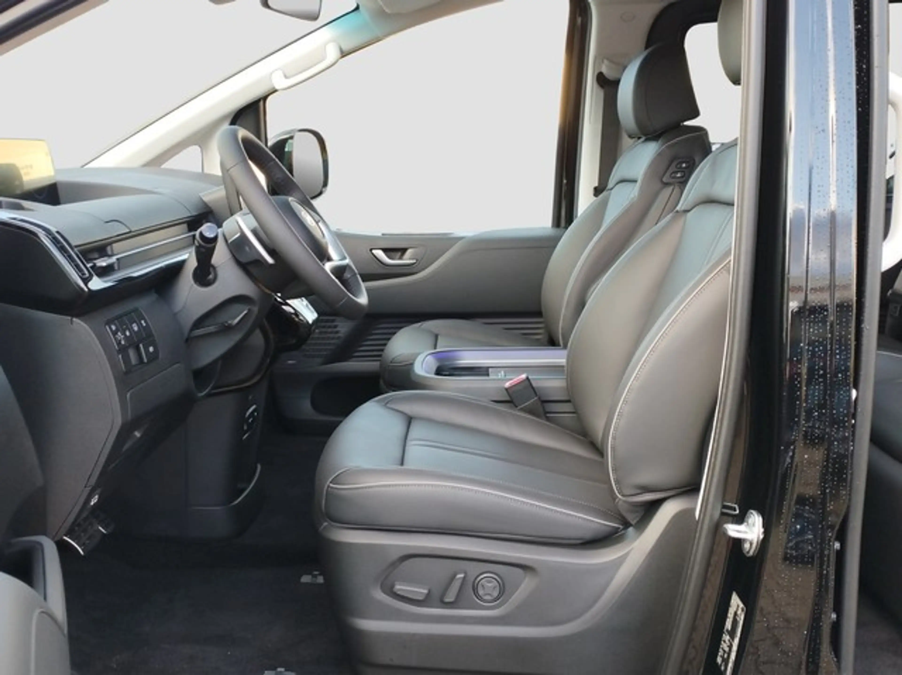 Hyundai STARIA Hybrid 1.6 T-GDI 2WD Signature Panoramadach — photo 5