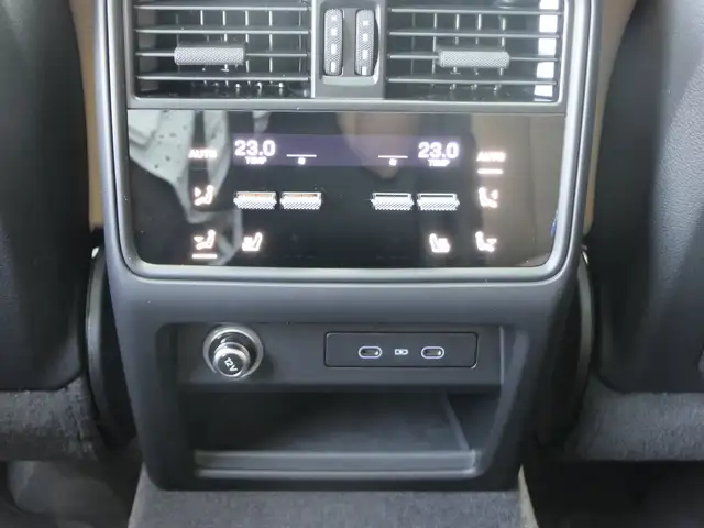 Porsche Cayenne view 15