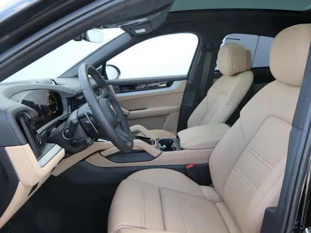 Porsche Cayenne view 10
