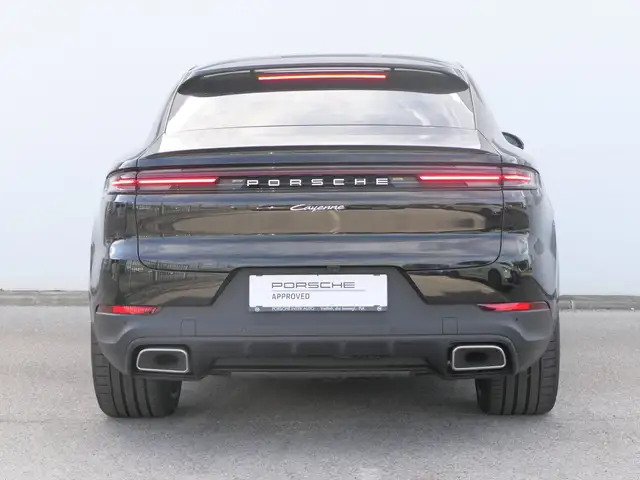 Porsche Cayenne view 3