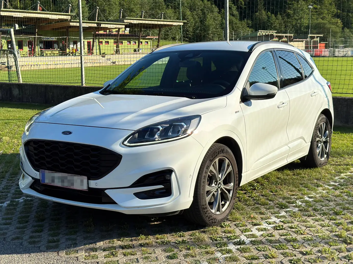 Ford Kuga 1,5 EcoBlue ST-Line X Weiß - 1