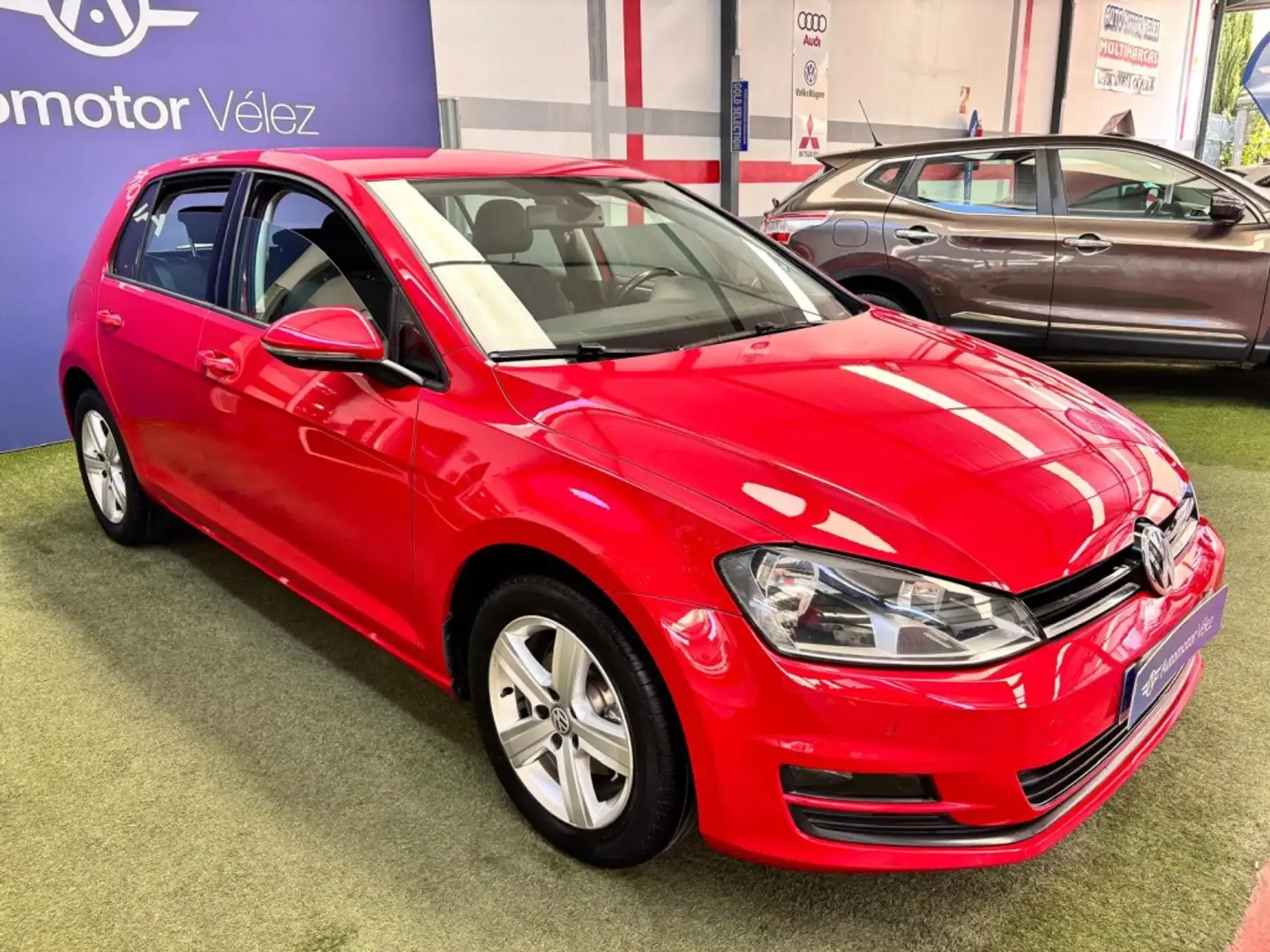 Volkswagen Golf 1.6TDI CR BMT Advance DSG 105 Rouge - 1