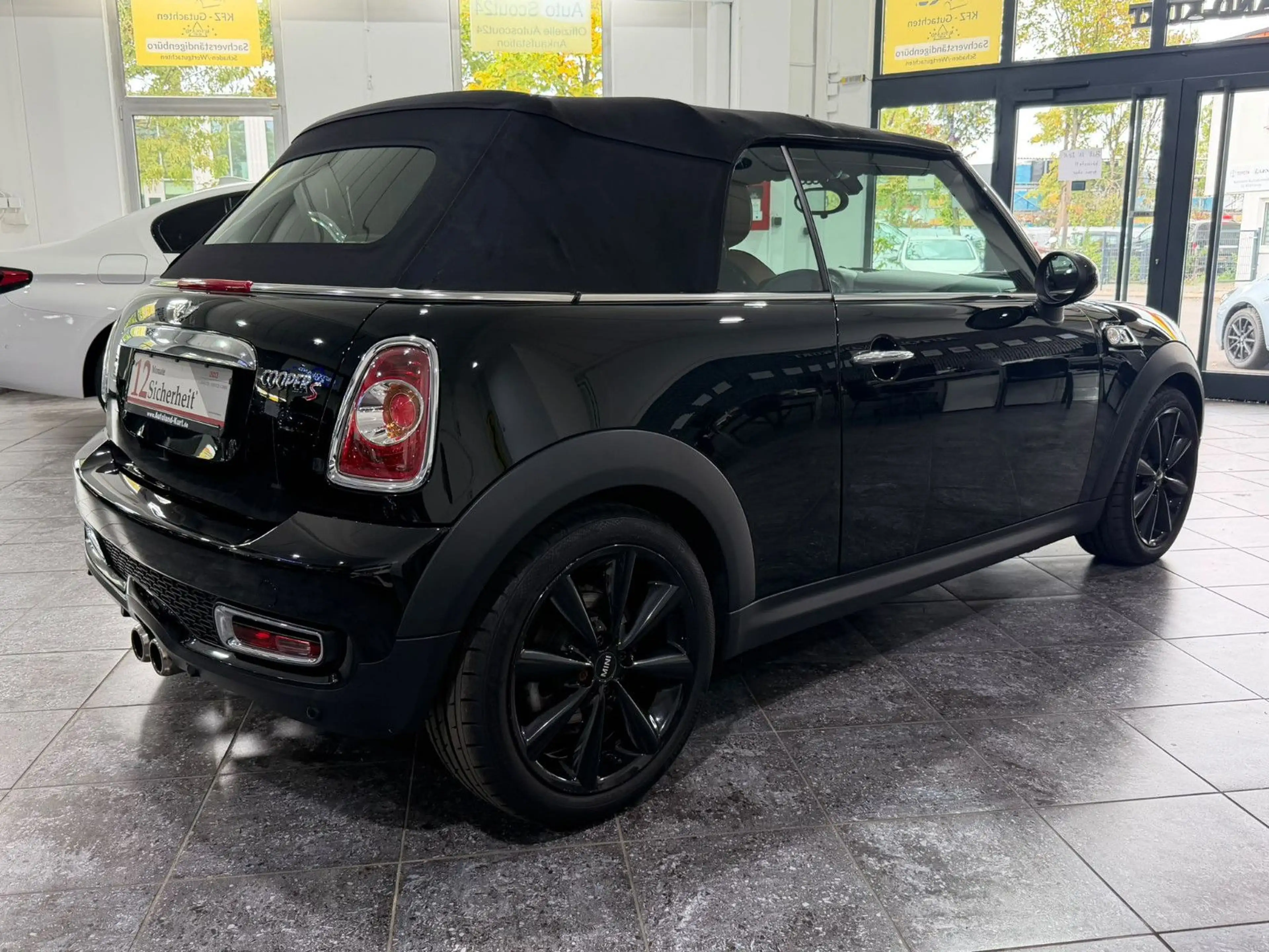 MINI Cooper S Cabrio *lederBraun*Navi*Xenon*PDC*Shz*WR — photo 11
