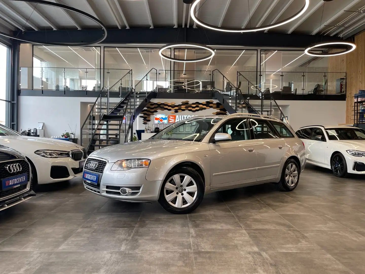 Audi A4 Avan 3.0 TDI quattro *SZHZ*PDC*TEMPOMAT*KLIMA Silber - 1