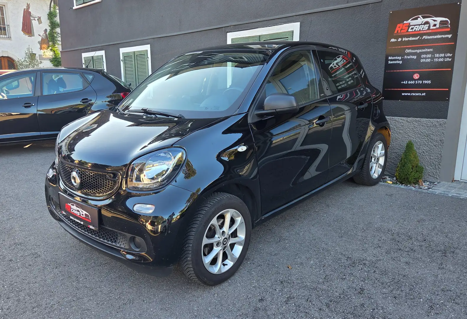 smart forFour Basis 52kW Automatik Schwarz - 1