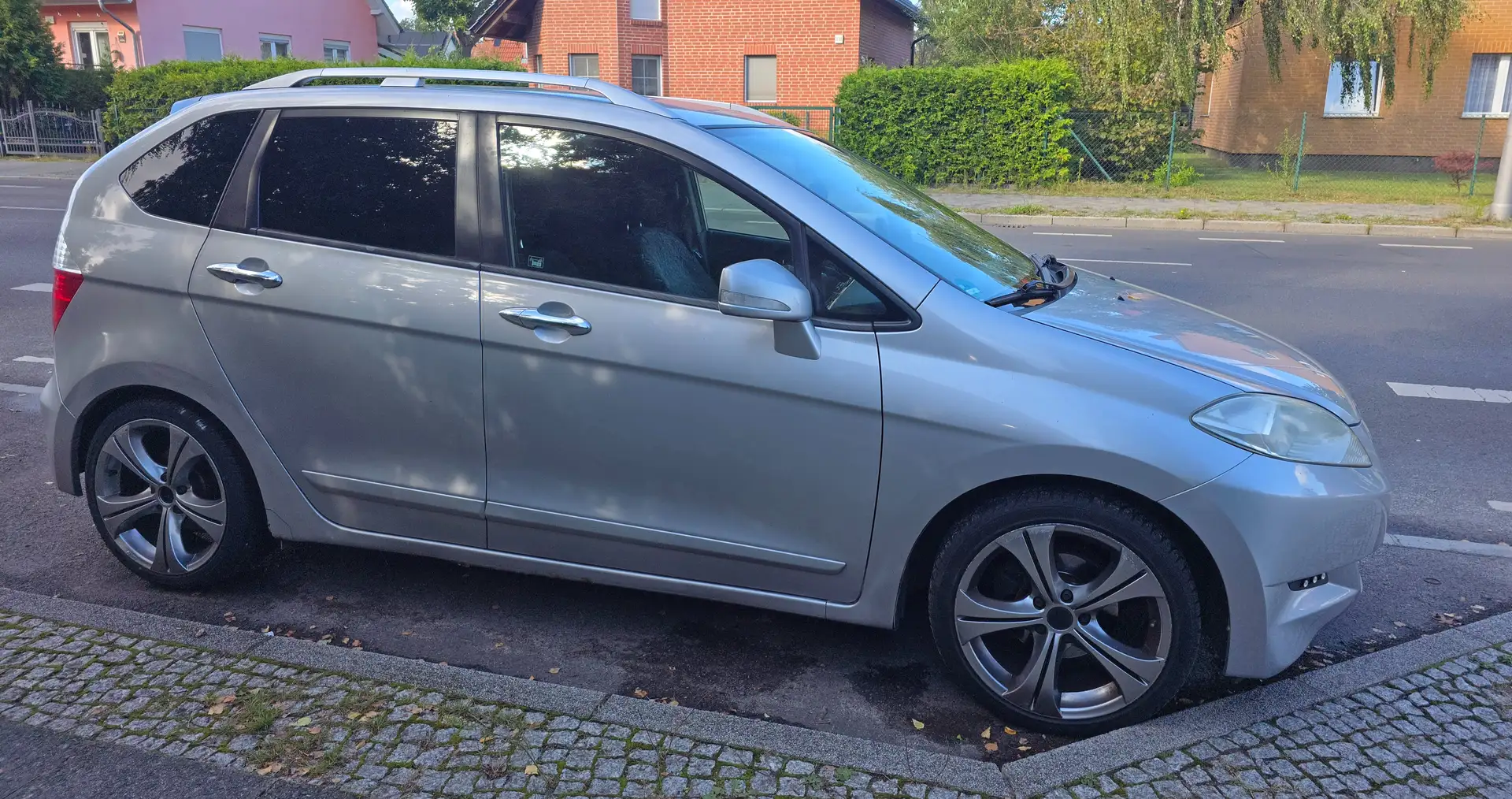 Honda FR-V FR-V 2.0 Comfort Silber - 1