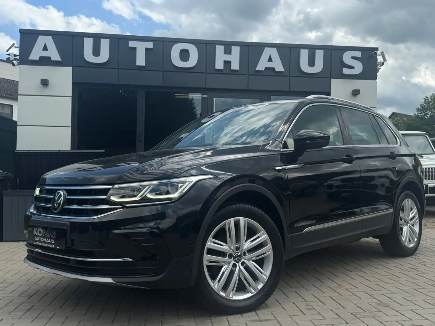 Volkswagen Tiguan Elegance 4Motion*STHZG*360°H-UP*AHK* Black - 1