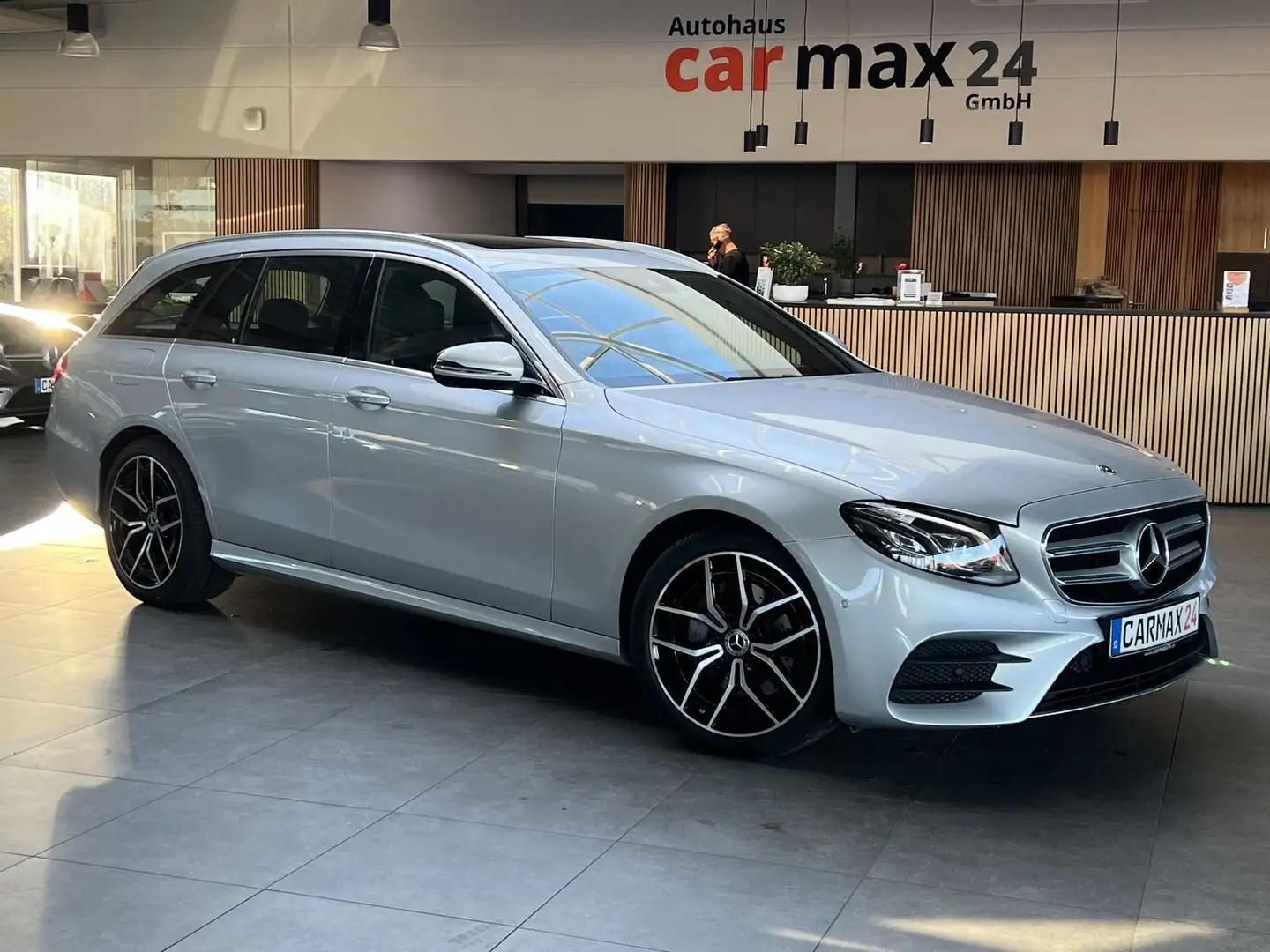 Mercedes-Benz 220 E E220d 4MaticAMG Line AHK NaviCom DAB GSD RFK - 1