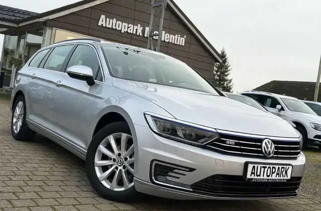 Volkswagen Passat main image