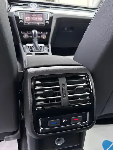 Volkswagen Passat view 12