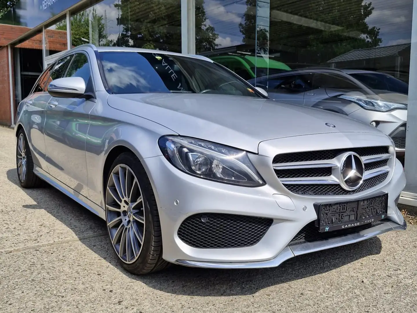 Mercedes-Benz C 200 d AMG line Zilver - 1