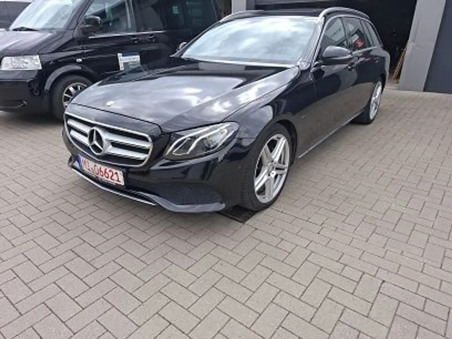 Mercedes-Benz E 200 T-Modell  9G-Tronic,Navi,Kamera ,ESD Noir - 2