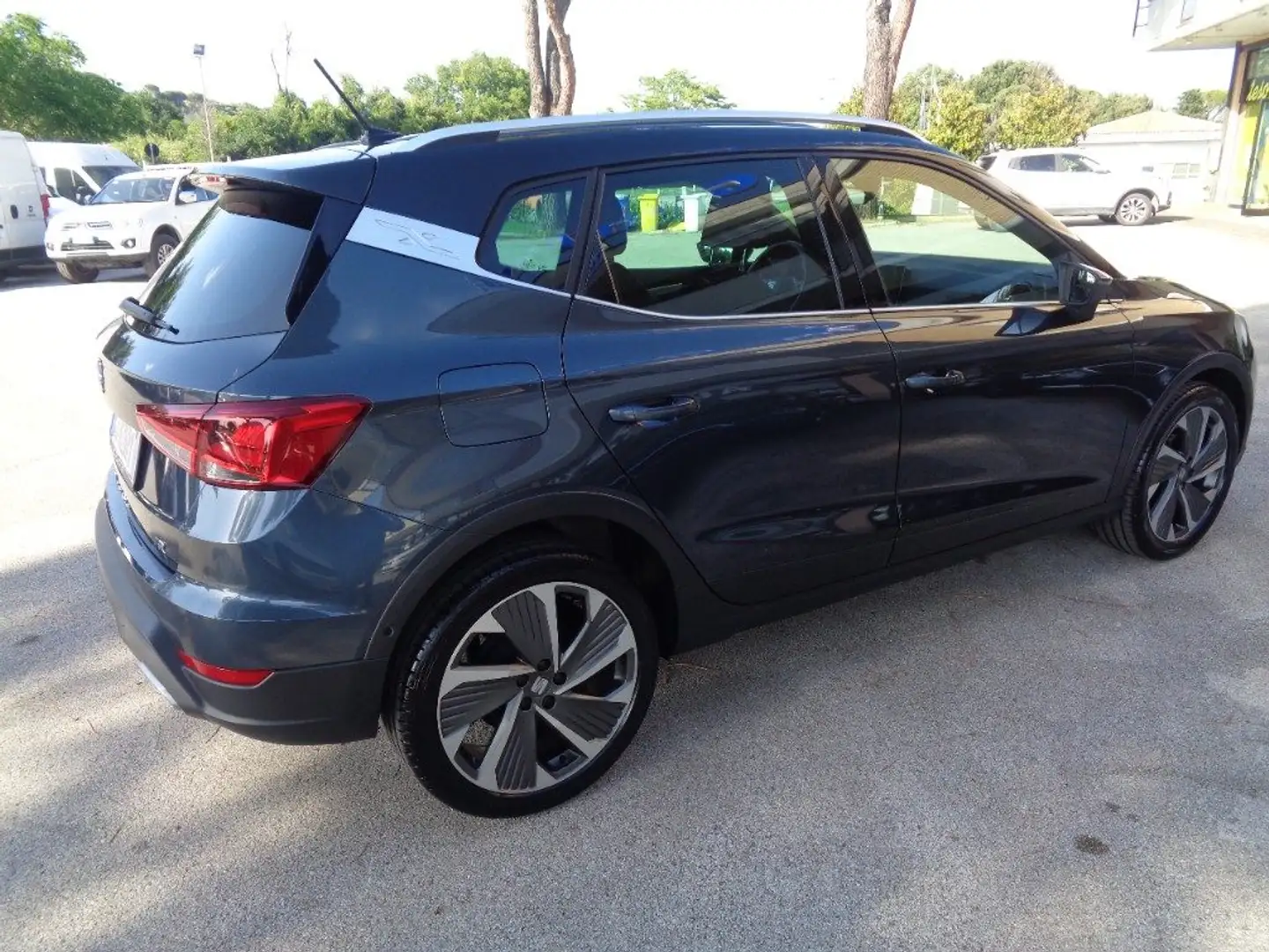 SEAT Arona 1.0 TGI FR ITALIANA Grigio - 2