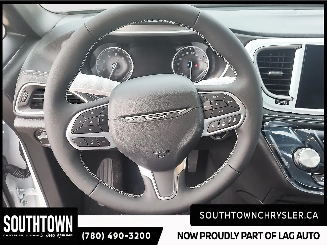 Chrysler Pacifica photo Chrysler Pacifica
