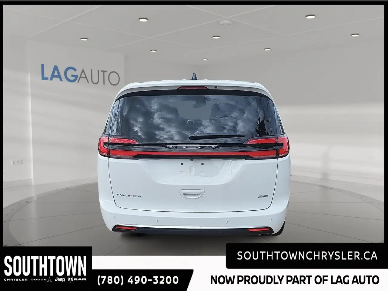 Chrysler Pacifica photo Chrysler Pacifica