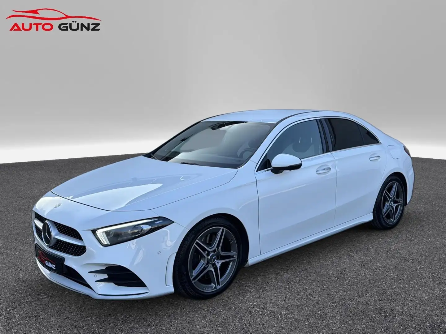 Mercedes-Benz A 250 4Matic AMG Line Limousine*Burmester-360°* Weiß - 1