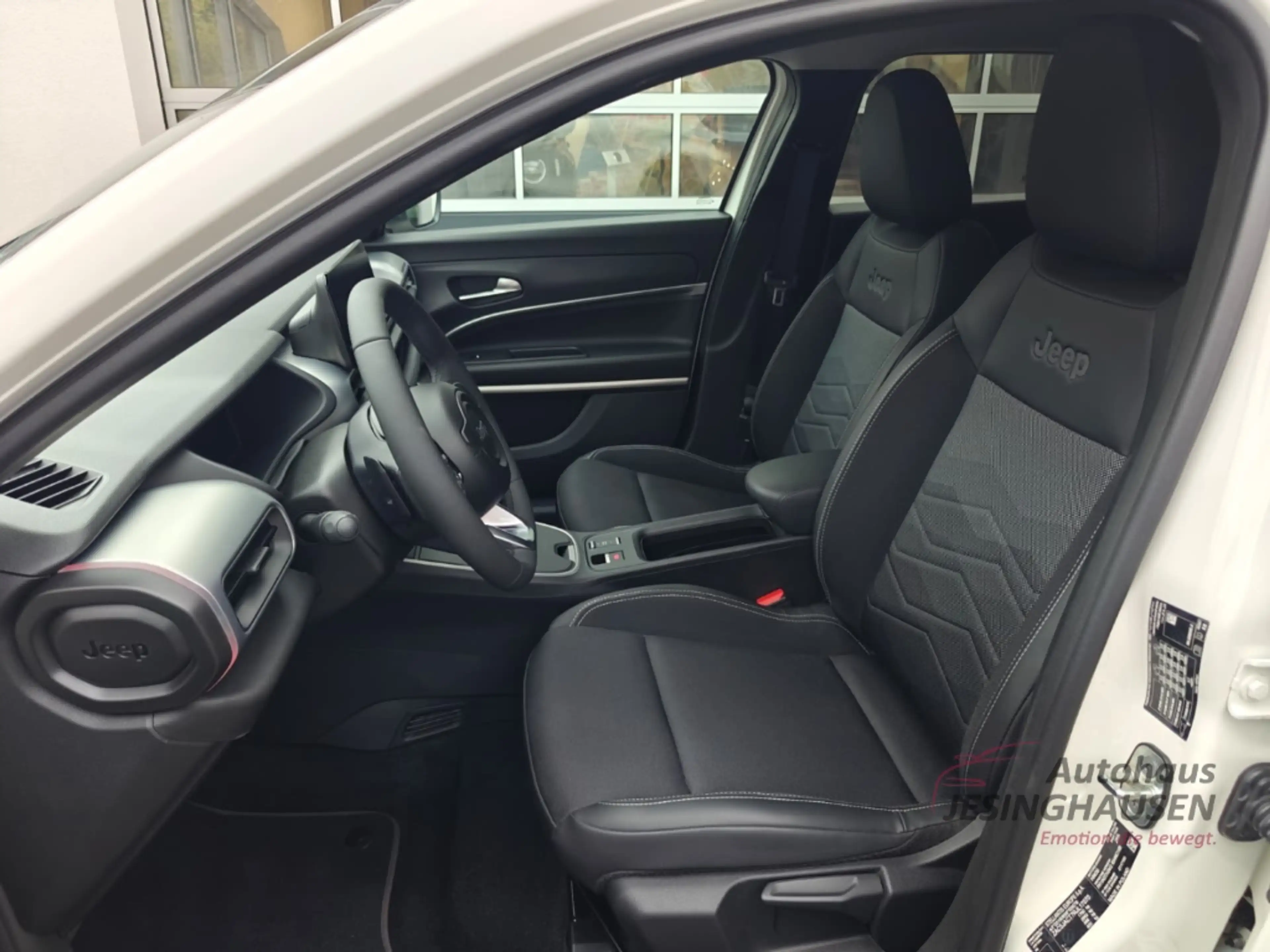Jeep Avenger Summit MHEV JBL+RFK+Komfort-P.+WinterP.+LED+Navi+E — photo 15