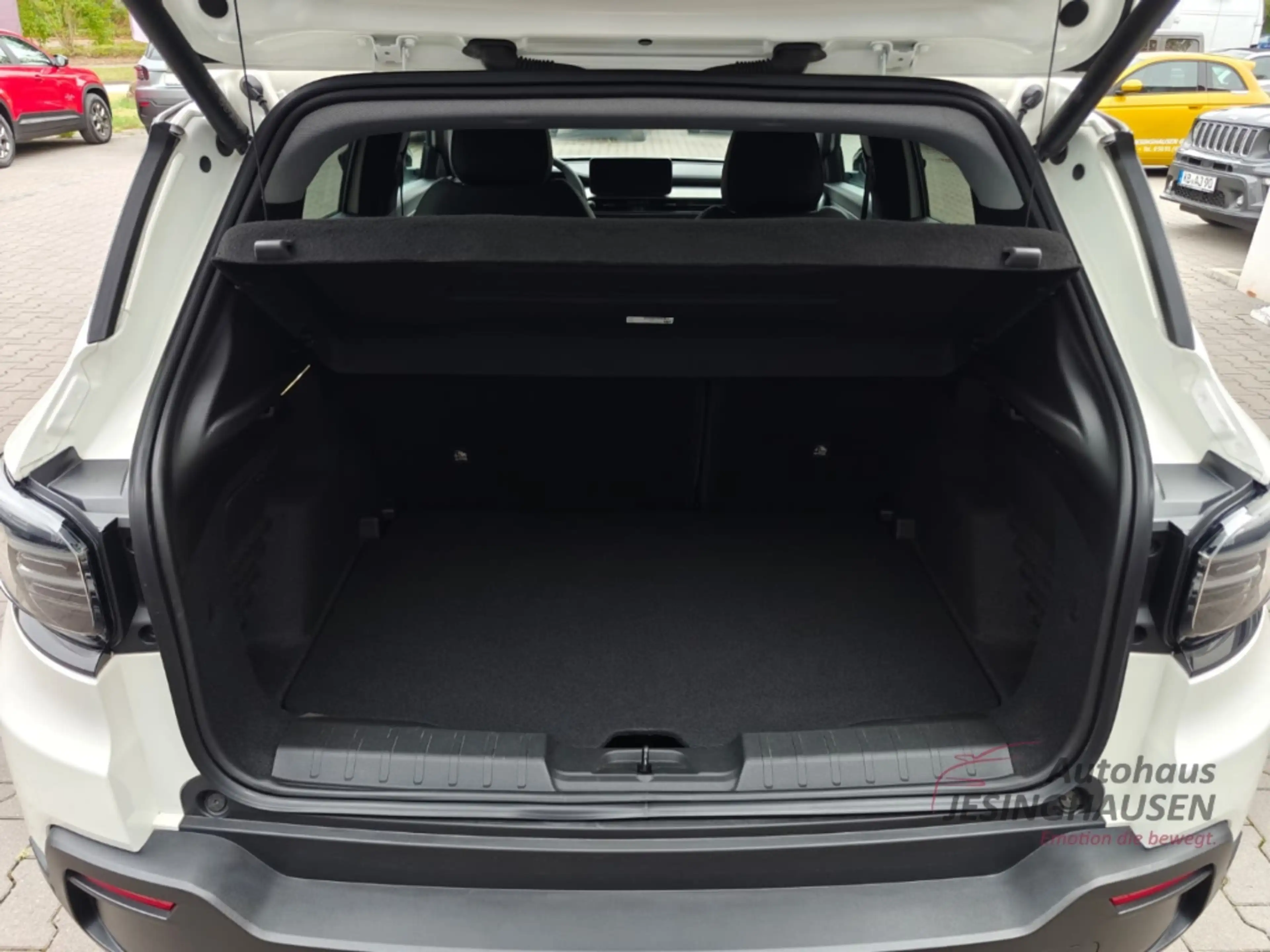 Jeep Avenger Summit MHEV JBL+RFK+Komfort-P.+WinterP.+LED+Navi+E — photo 8