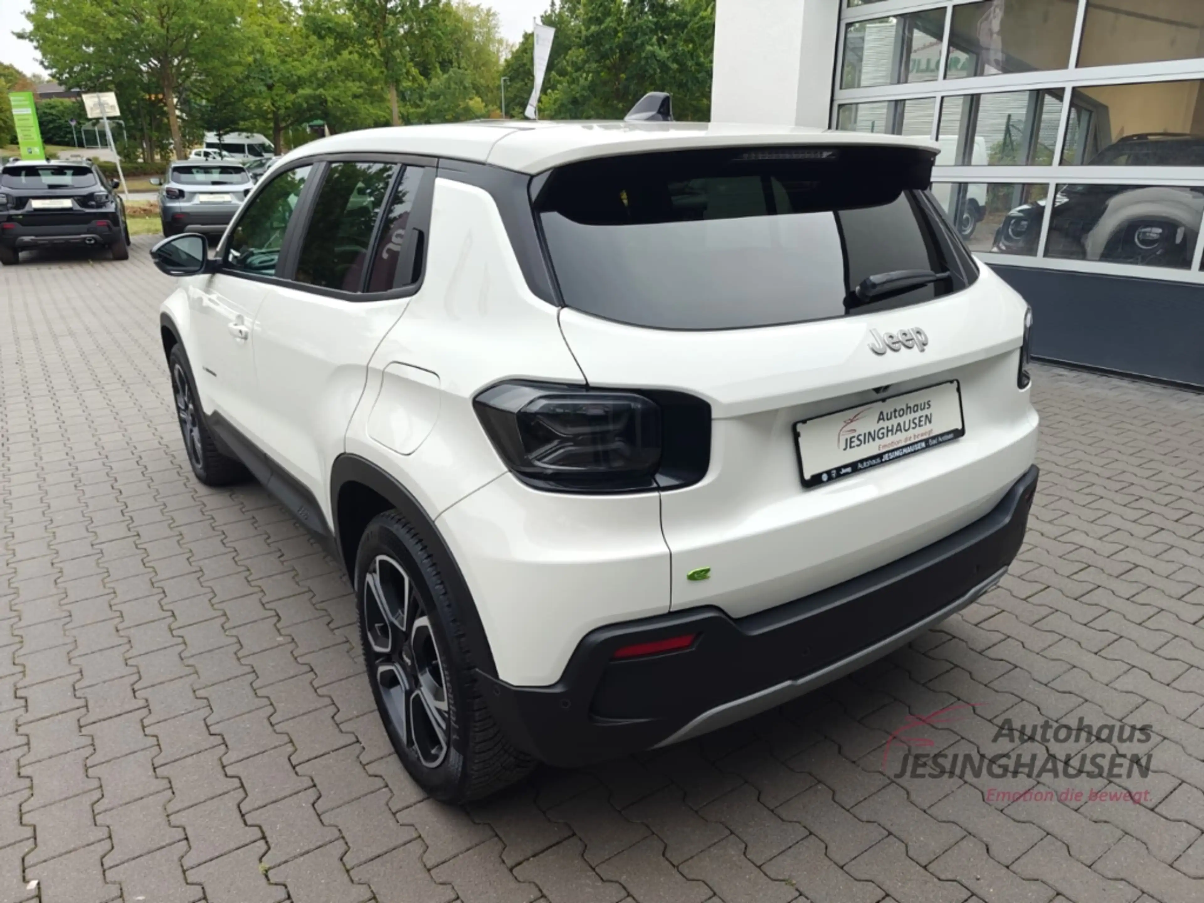 Jeep Avenger Summit MHEV JBL+RFK+Komfort-P.+WinterP.+LED+Navi+E — photo 10
