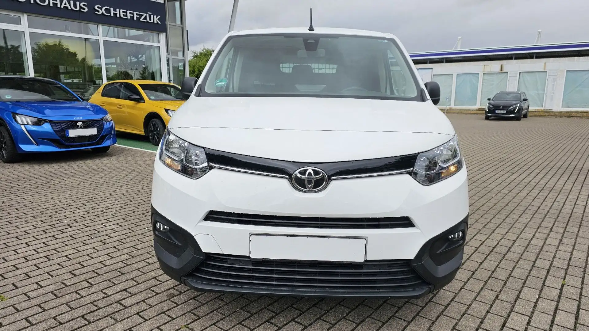 Peugeot Partner BlueHDi 130 8-Gang Automatik, Navi Weiß - 2