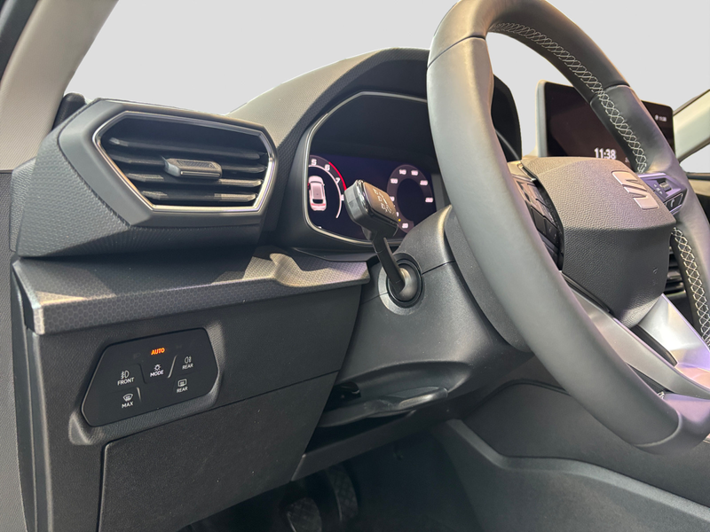 SEAT Leon Road Edition 1.5TSI 6-Gang 116PS PDC LED — photo 13