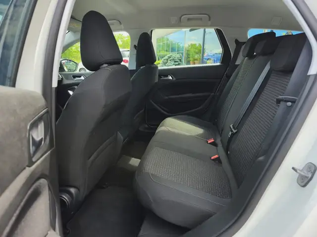 Peugeot 308 view 9