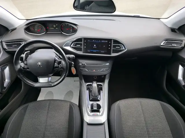 Peugeot 308 view 10