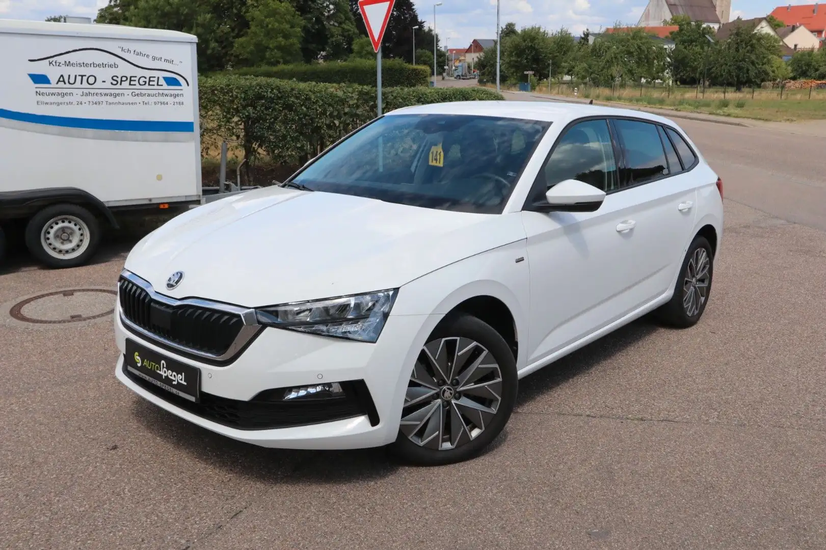 Skoda Scala Clever LED Navi PDC DAB SHZ Carplay Tempom Weiß - 1