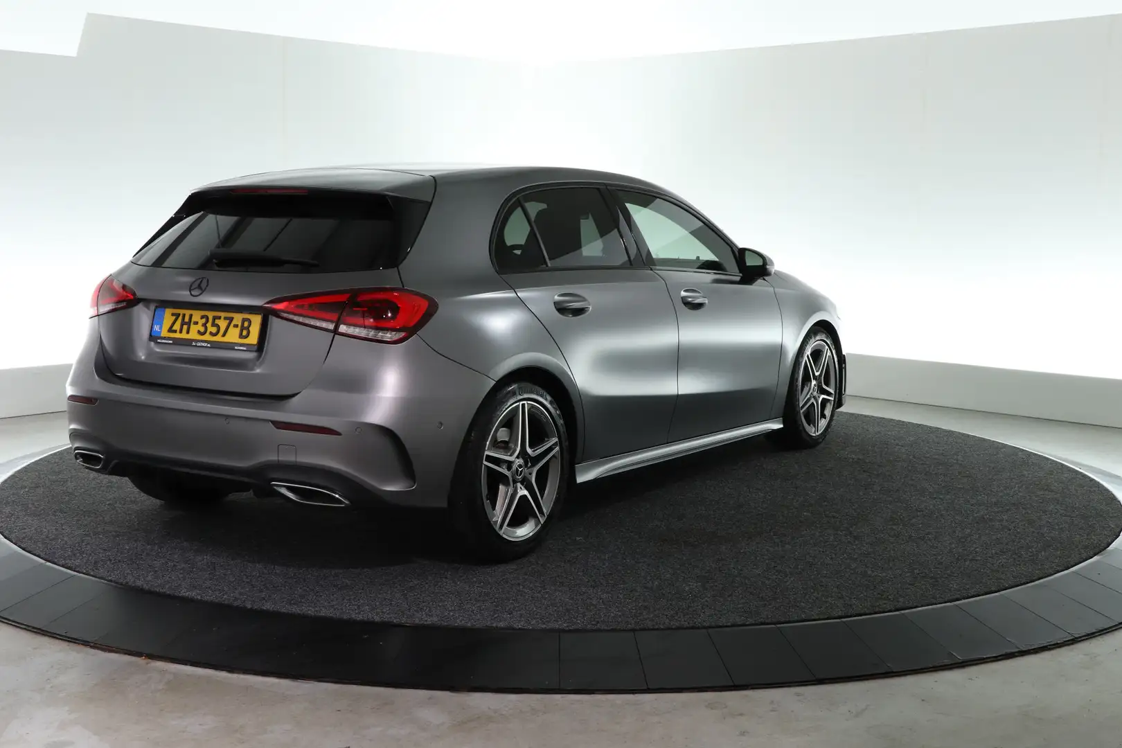 Mercedes-Benz A 200 Business Solution AMG | VIRTUAL COCKPIT | CAMERA | Grijs - 2