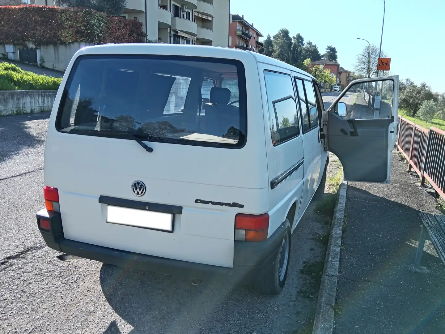 Volkswagen T4 Caravelle 2.4 aspirato Bianco - 2