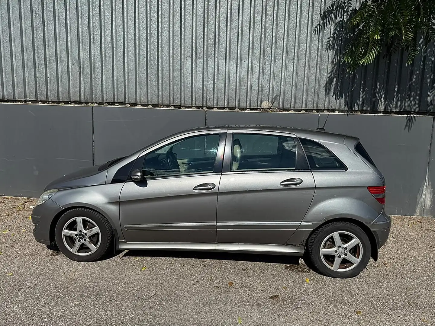 Mercedes-Benz B 200 CDI | PICKERL BIS 11/2026 | Grau - 2