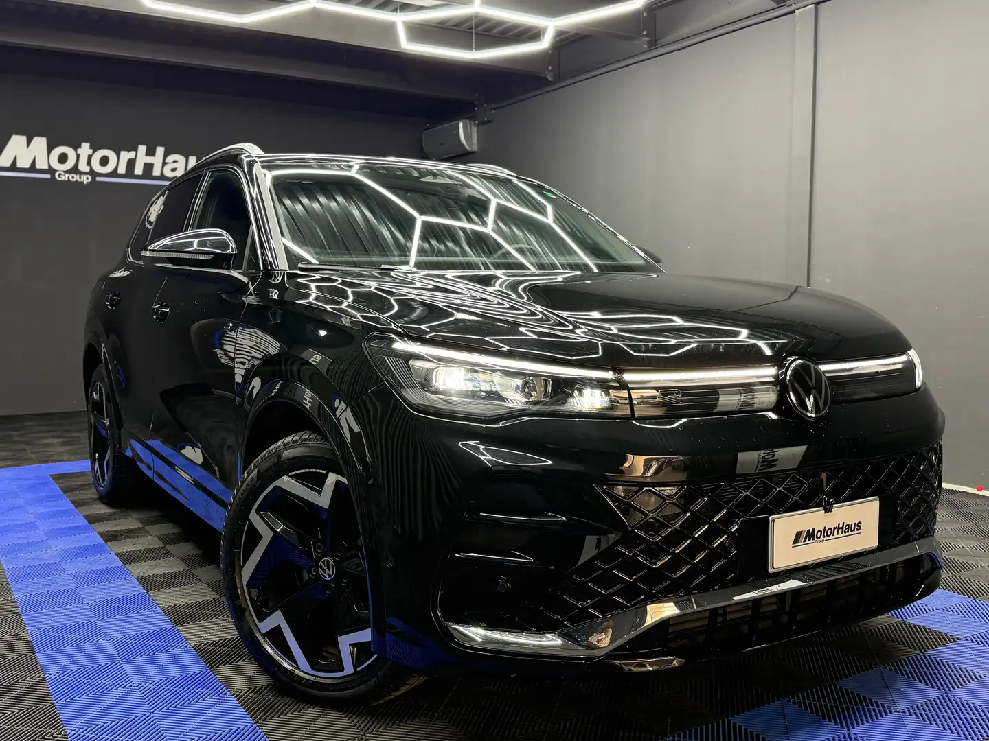 Volkswagen Tiguan 2.0 tdi R-Line Plus 150cv dsg Schwarz - 1