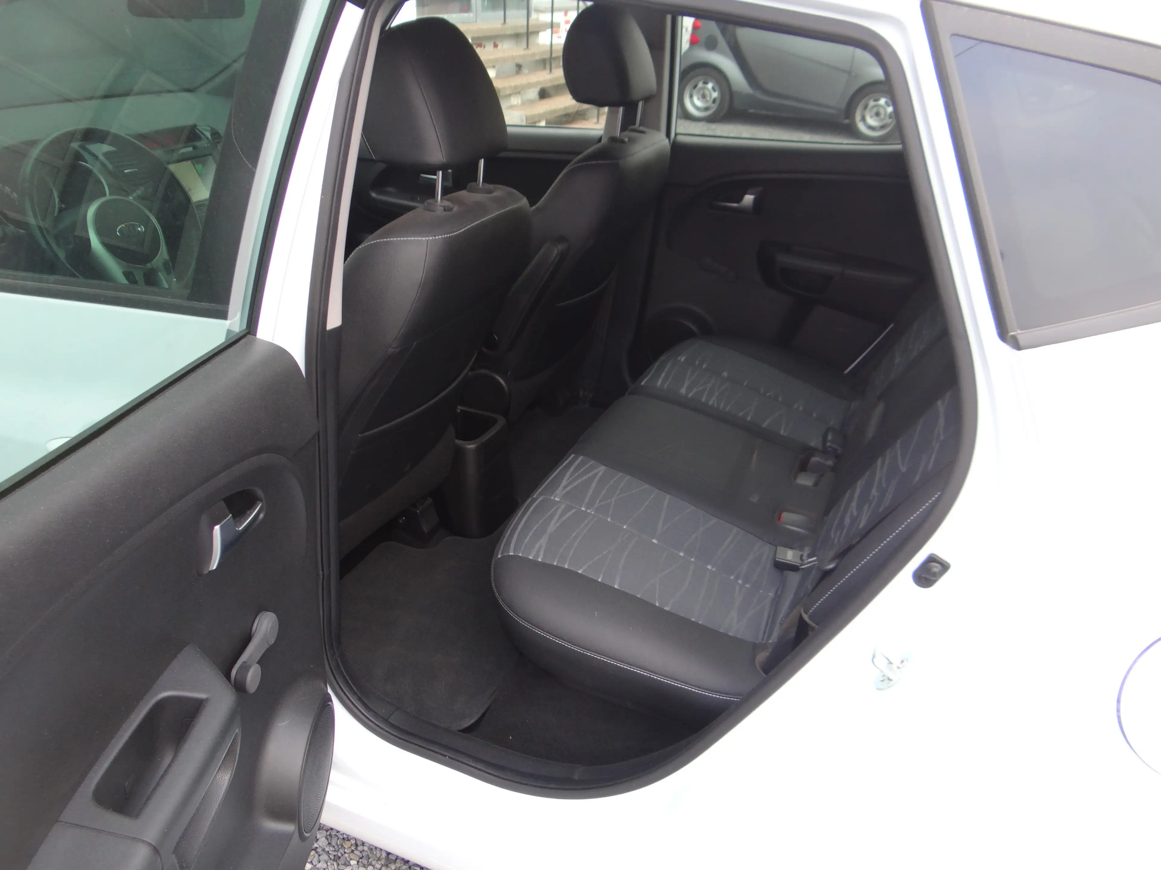 Kia Venga Venga 1.4i Lounge — photo 10