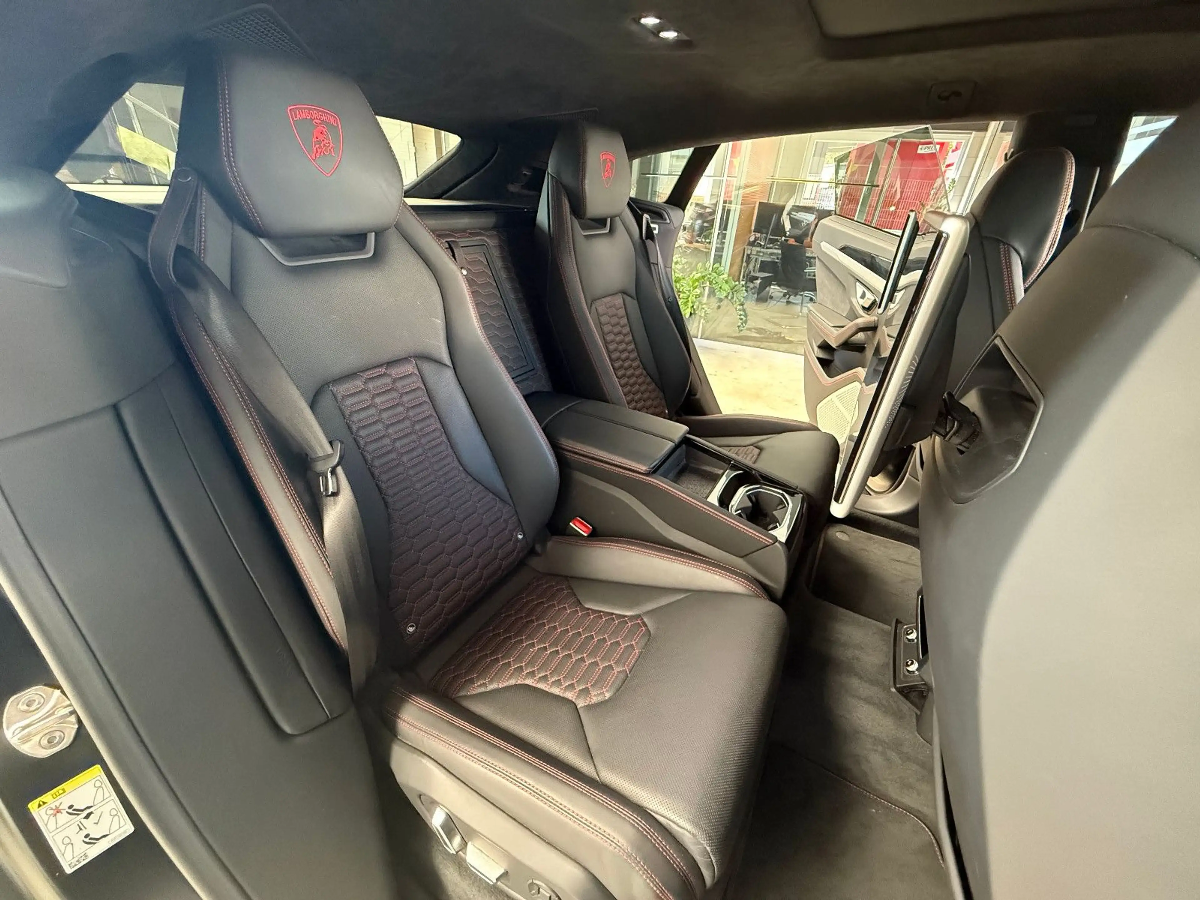 Lamborghini Urus 4,0*AKRAPOVIC-B&O-GARANTIE09/27-SERVICE NEU* — photo 9