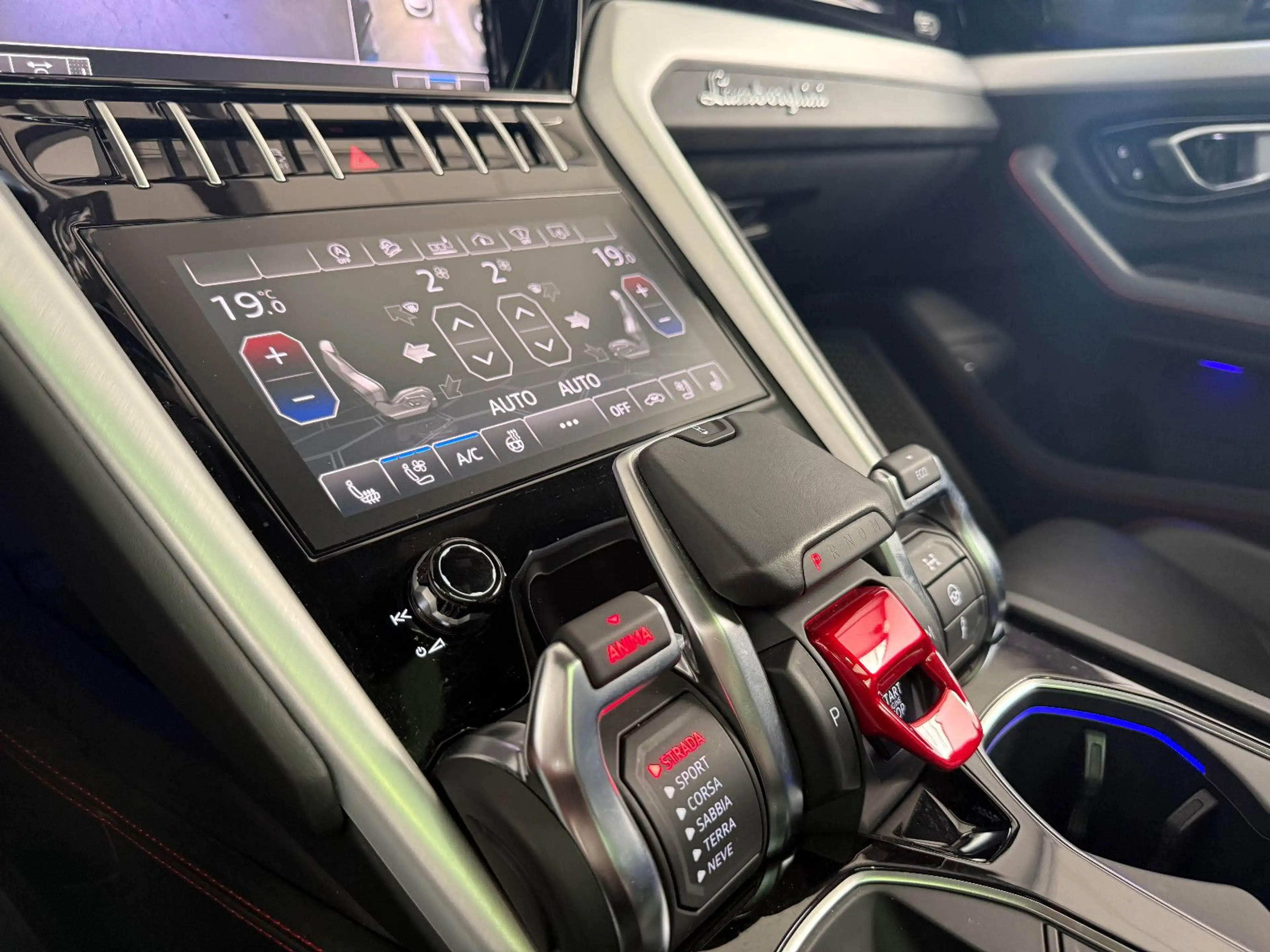 Lamborghini Urus 4,0*AKRAPOVIC-B&O-GARANTIE09/27-SERVICE NEU* — photo 14