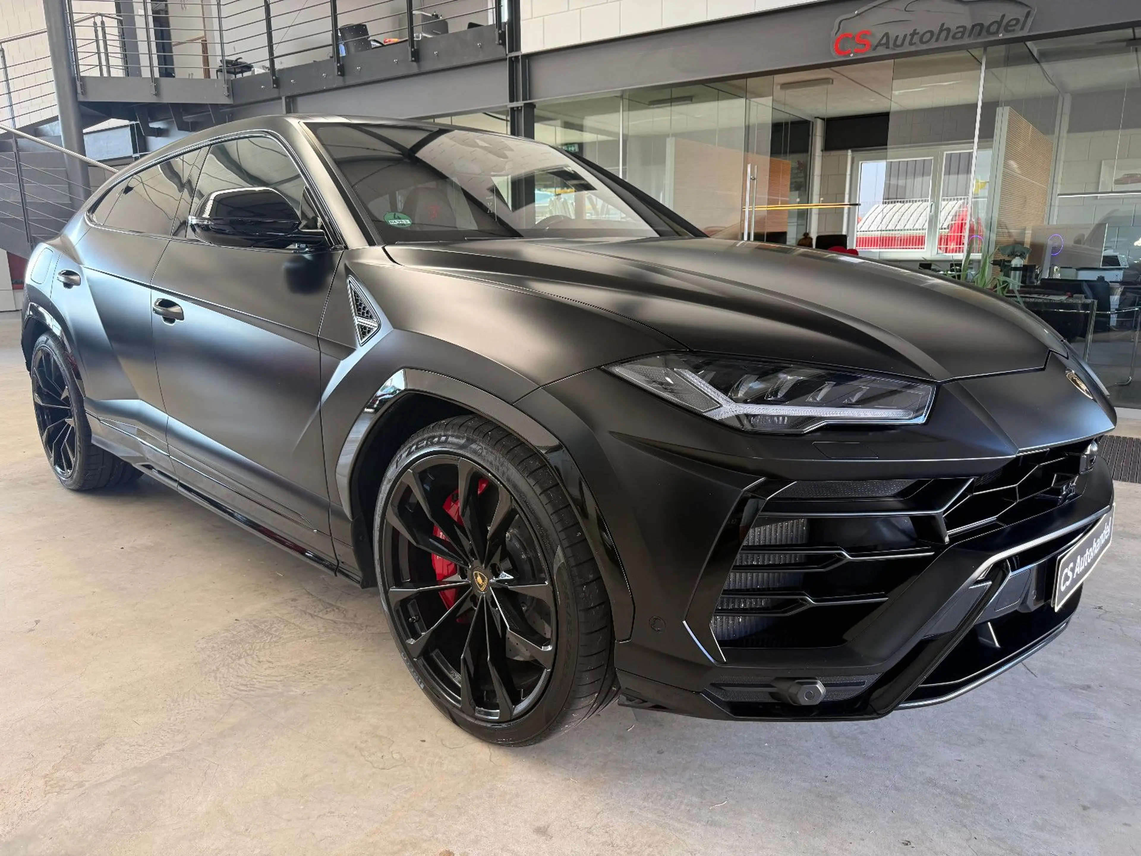 Lamborghini Urus 4,0*AKRAPOVIC-B&O-GARANTIE09/27-SERVICE NEU* — photo 3