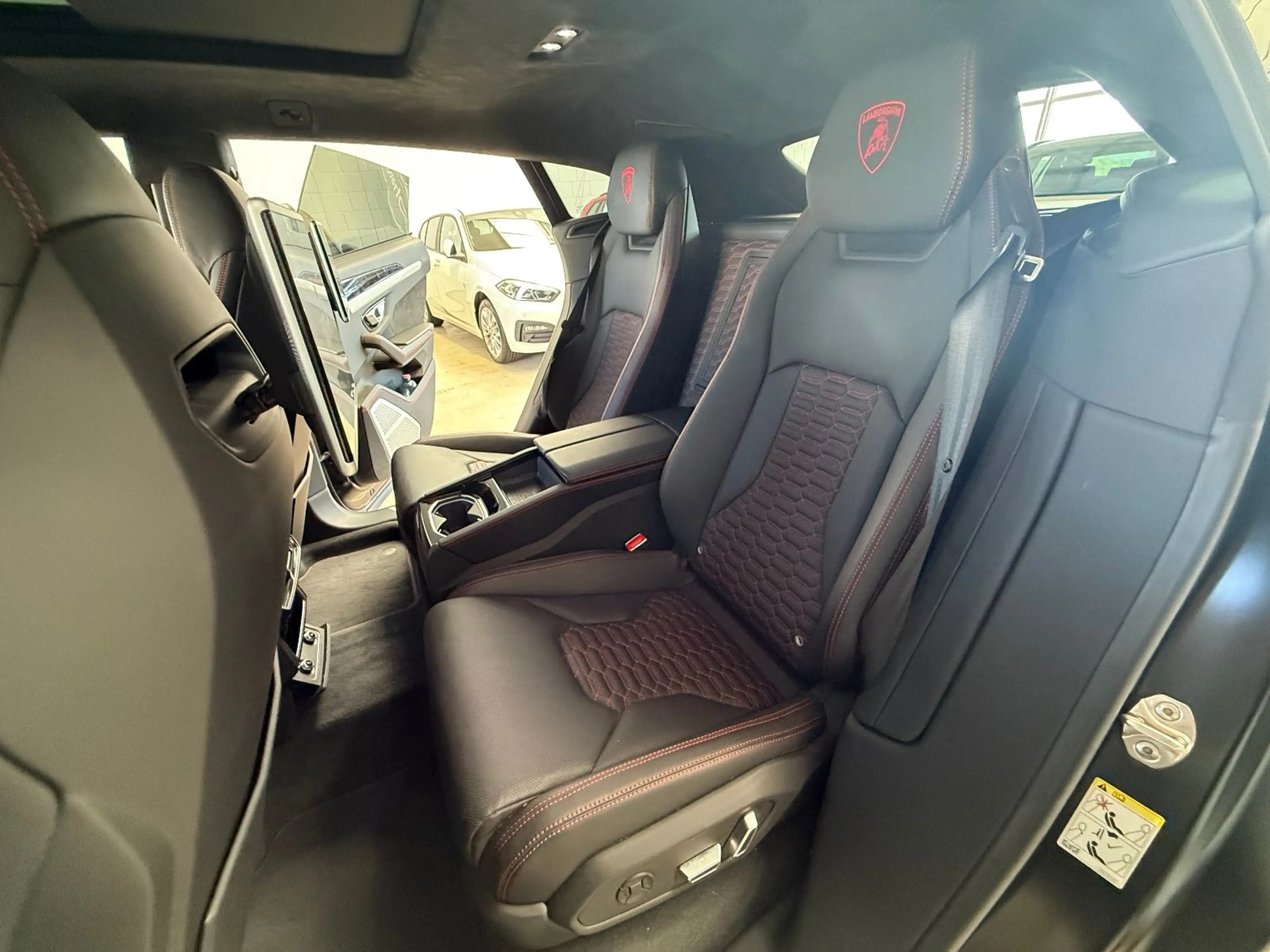 Lamborghini Urus 4,0*AKRAPOVIC-B&O-GARANTIE09/27-SERVICE NEU* — photo 8