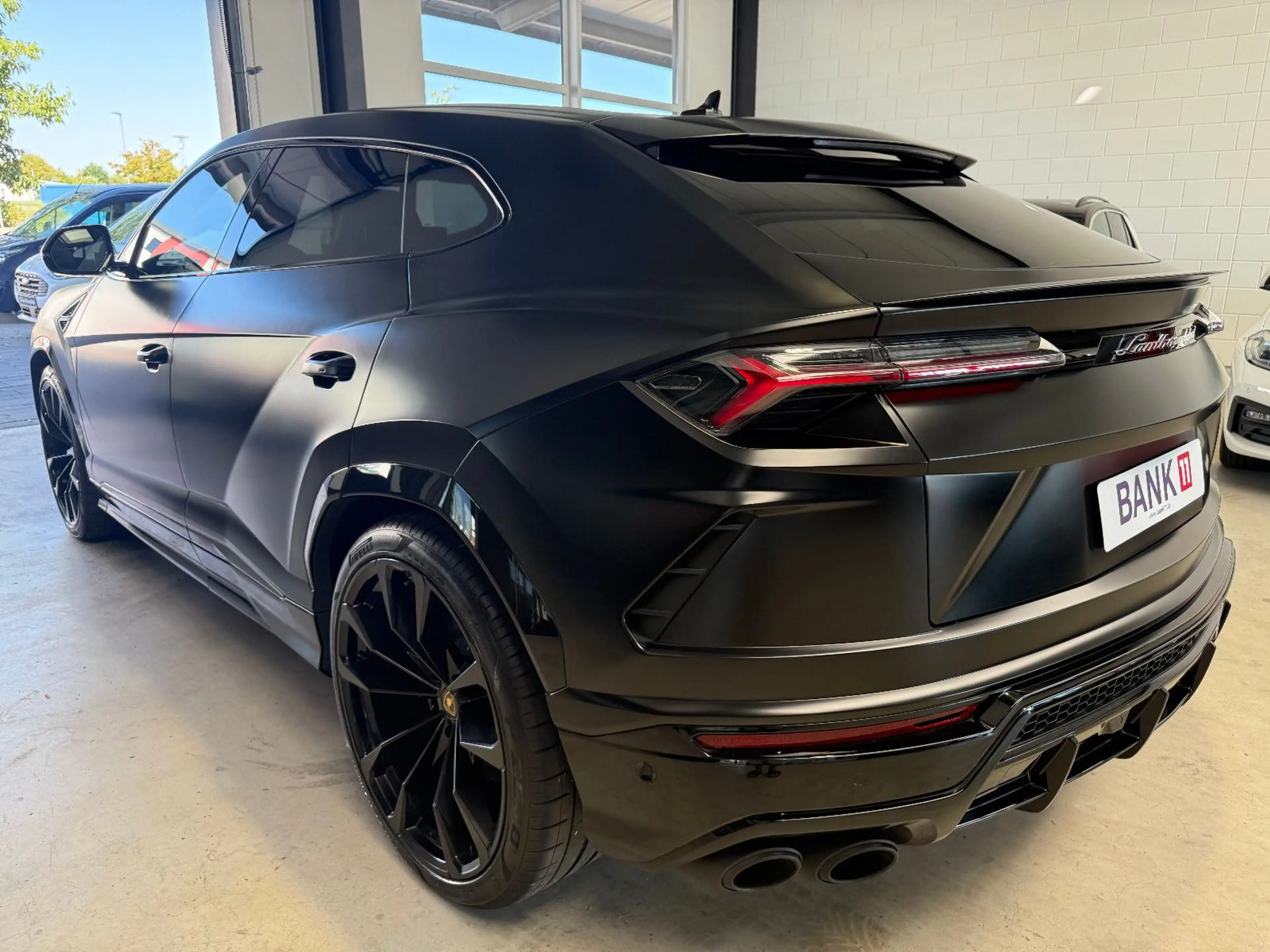 Lamborghini Urus 4,0*AKRAPOVIC-B&O-GARANTIE09/27-SERVICE NEU* — photo 6