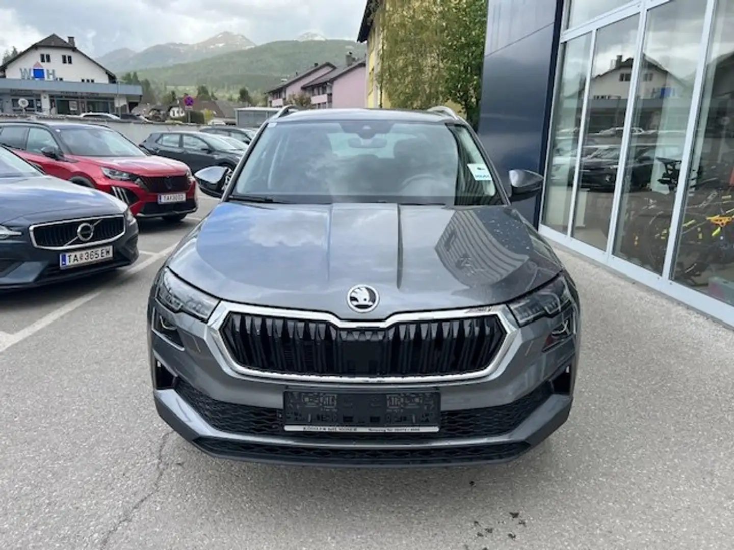 Skoda Karoq 1,5 TSI ACT DSG Style *37.000km*EZ 06/2023* Grau - 2