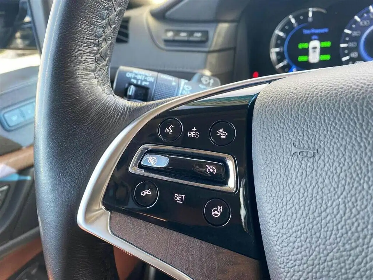 Cadillac Escalade снимка Cadillac Escalade