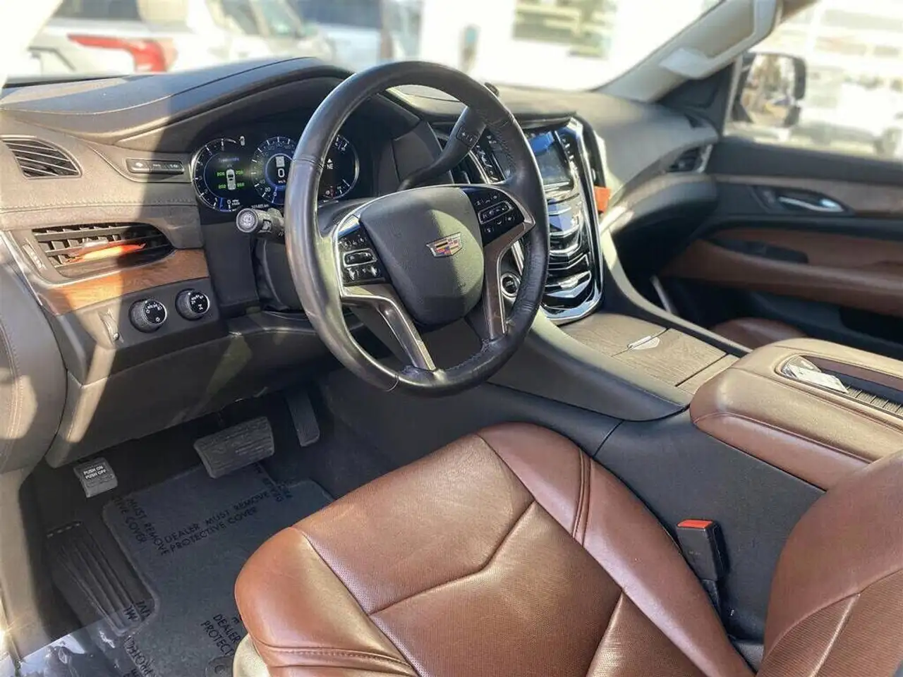 Cadillac Escalade снимка Cadillac Escalade